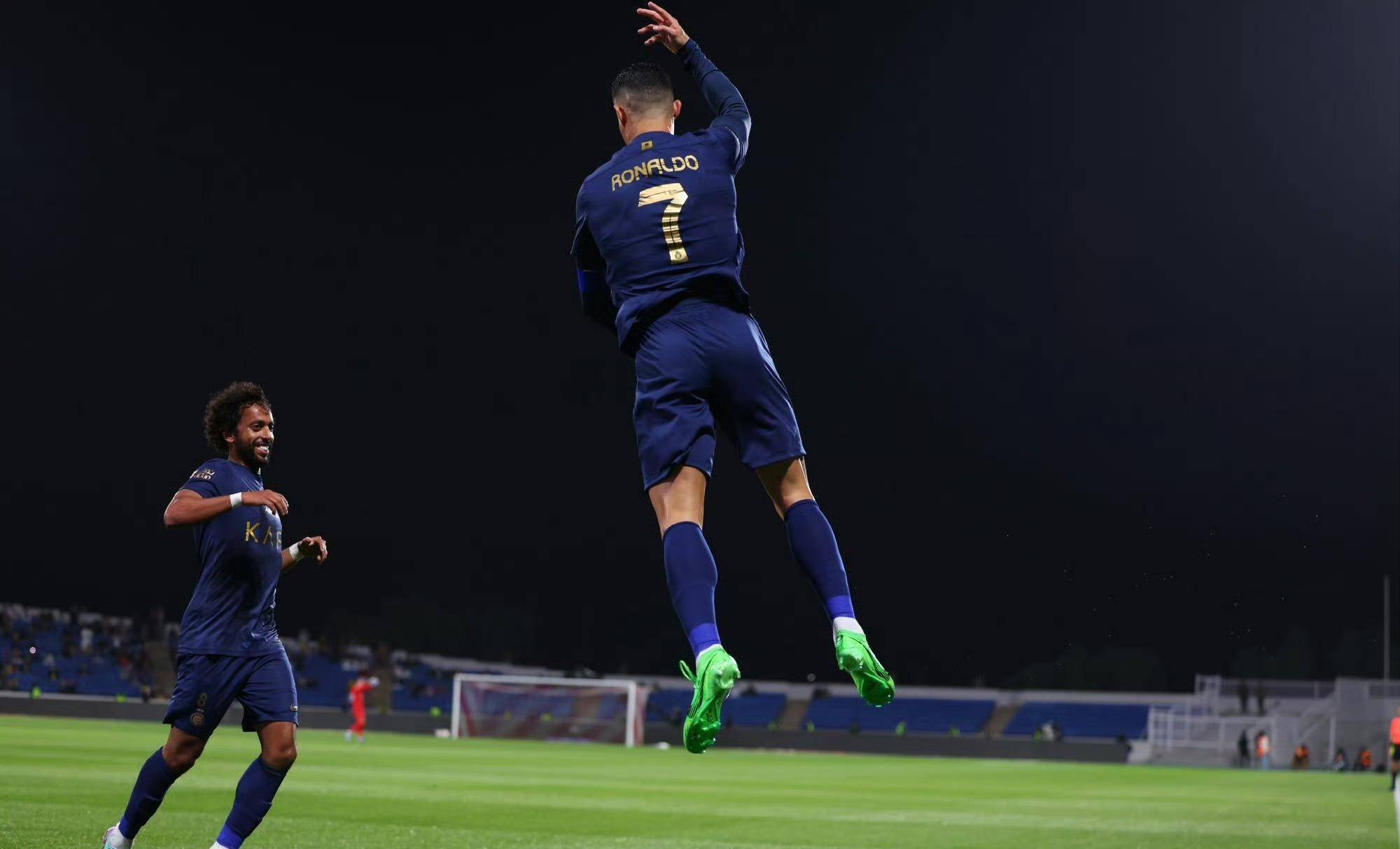 欧洲杯买球_2场造8球!C罗踢疯了欧洲杯买球,强势回应马丁内斯,欧洲杯首发稳了