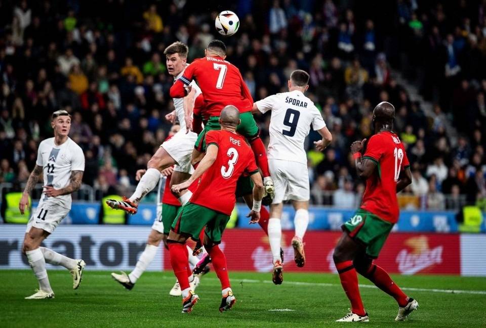 欧洲杯买球_2场造8球!C罗踢疯了欧洲杯买球,强势回应马丁内斯,欧洲杯首发稳了