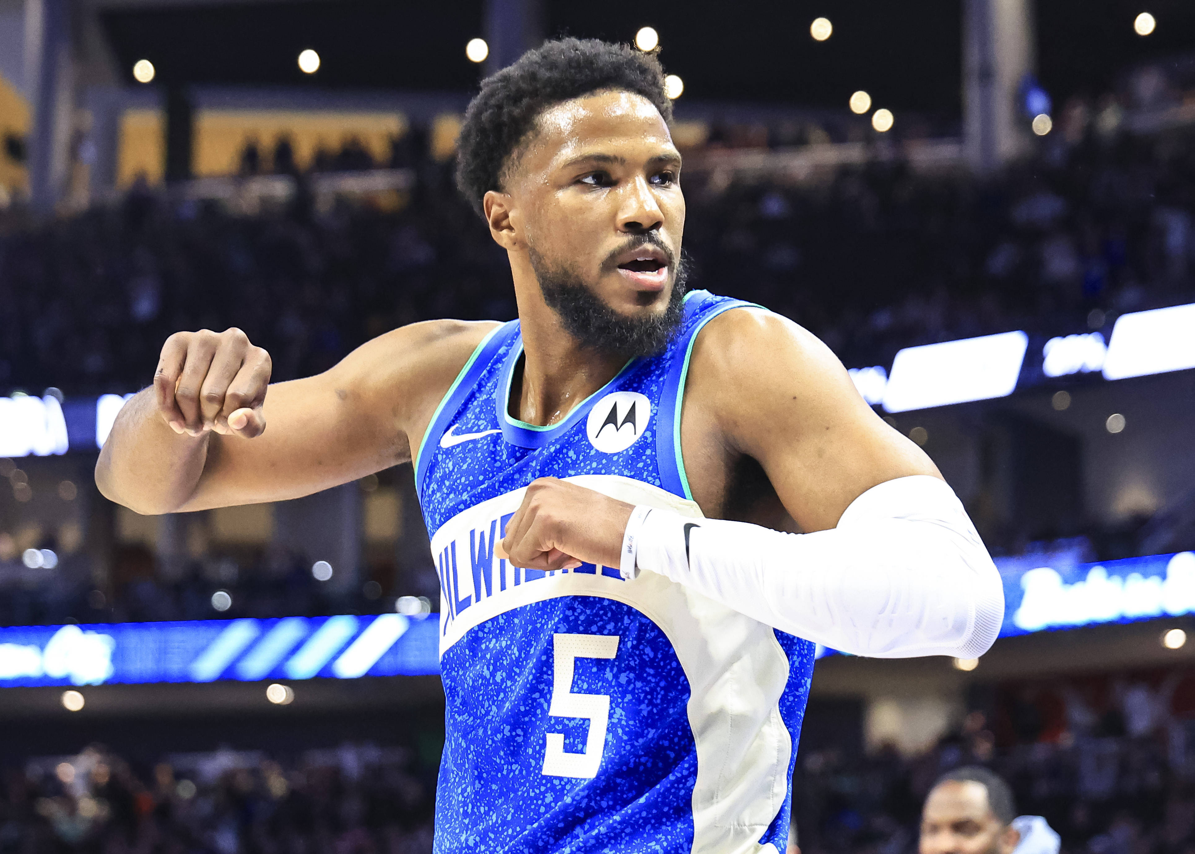 篮球投注网_篮球——NBA常规赛:雄鹿胜篮网