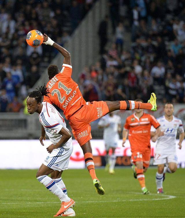 柏林联合足球_今日足球:奥格斯堡VS柏林联合梅斯VS朗斯