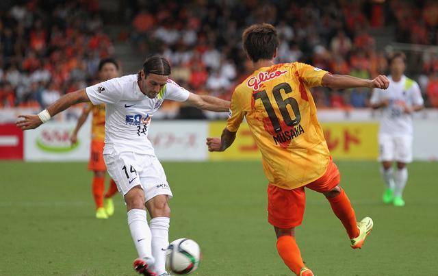 柏林联合足球_今日足球:奥格斯堡VS柏林联合梅斯VS朗斯