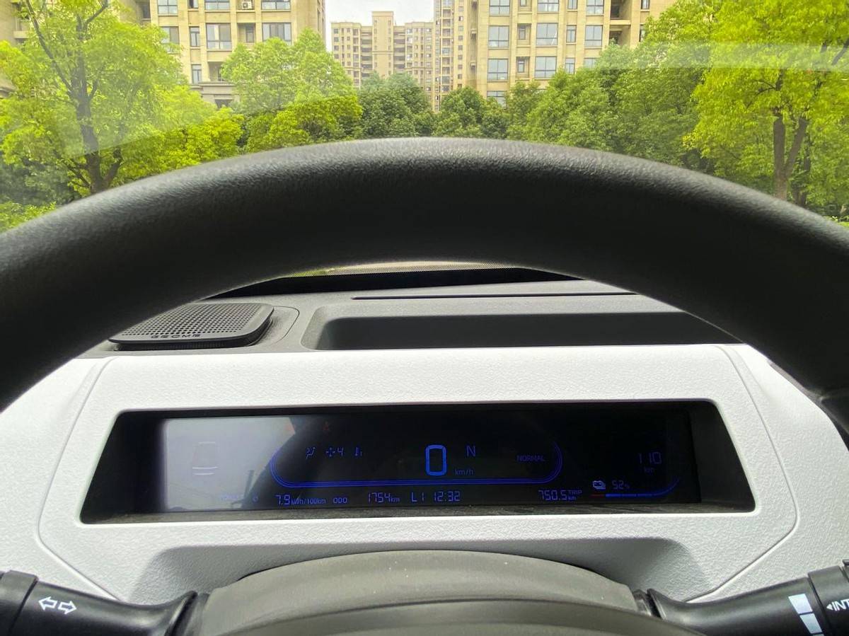 买球的正规网站_买车给父母接送孩子买球的正规网站,还是得买上绿牌的正规小车