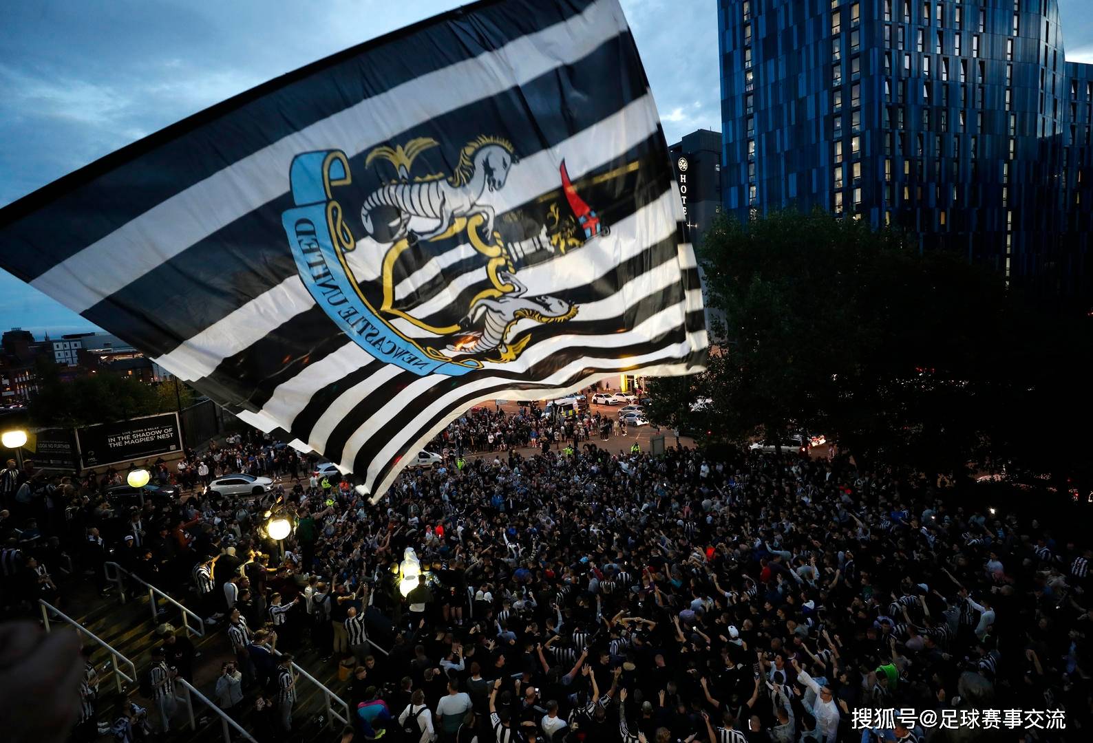 纽卡斯尔联足球_今日足球:弗赖堡vs莱比锡红牛 富勒姆vs纽卡斯尔联