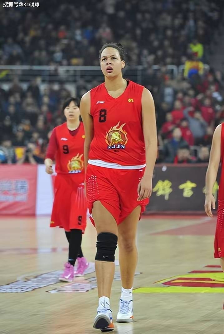 澳大利亚甲组联赛_澳大利亚中锋坎贝奇在中国女篮联赛打球收入是在美国的5倍澳大利亚甲组联赛,真香!
