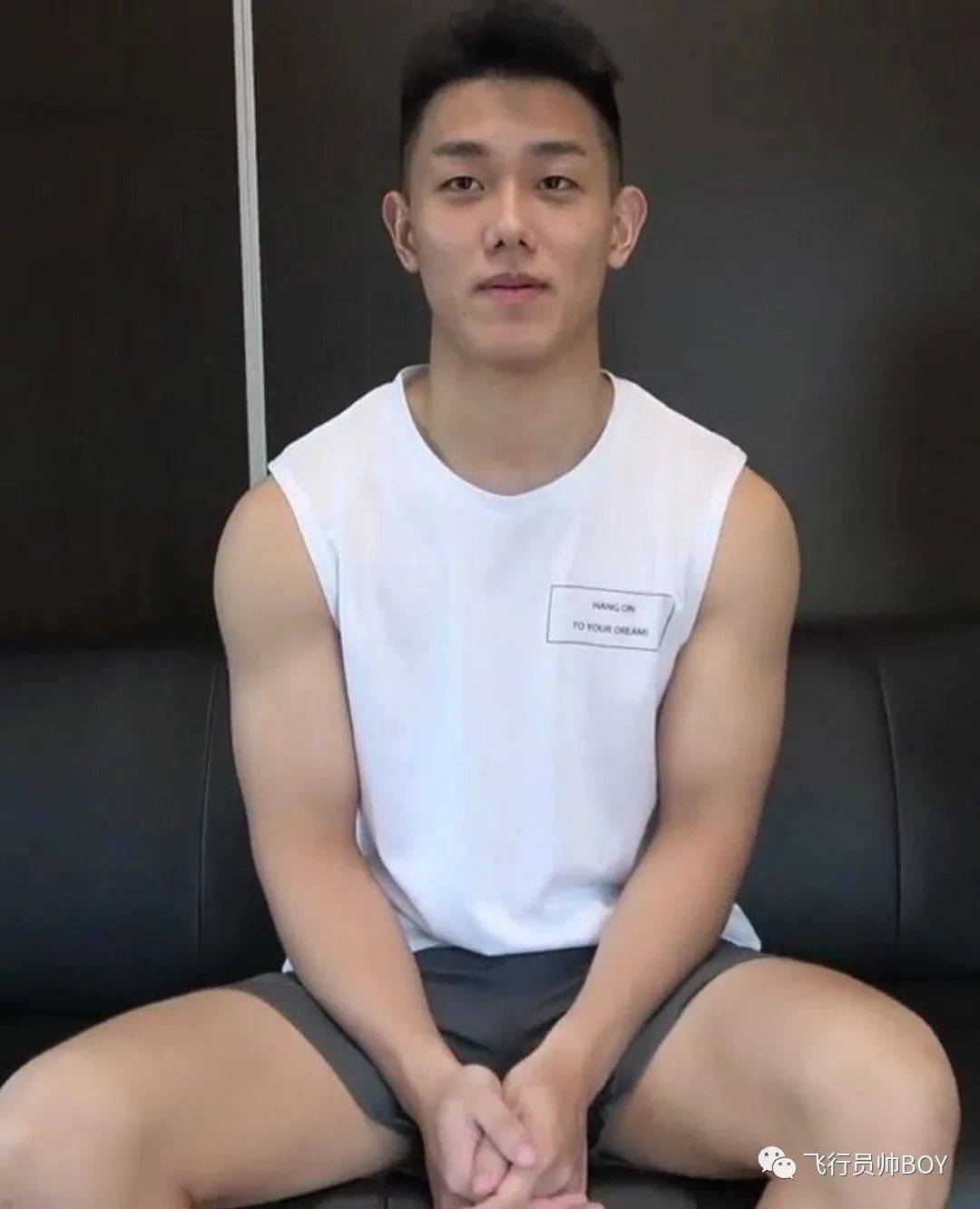 皇冠信用网账号开通_宏翔开通社交账号发身材照皇冠信用网账号开通,粉丝瞬间破万!