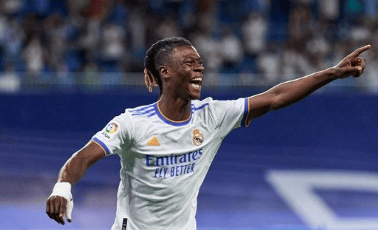 阿尔巴尼亚VS西班牙_皇马VS格拉纳达:轮换8大主力 魔笛领衔前场 西班牙失意前锋出击