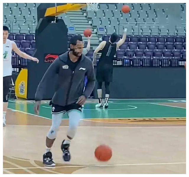 篮球代理网址_弗格伤停仍训练篮球代理网址,辽宁篮球队赛训新风格,刘子庆谈亚当斯代理