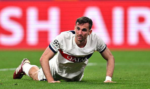 皇冠信用网登1_强强对话!多特1-0巴黎:菲尔克鲁格建功皇冠信用网登1,登贝莱失良机