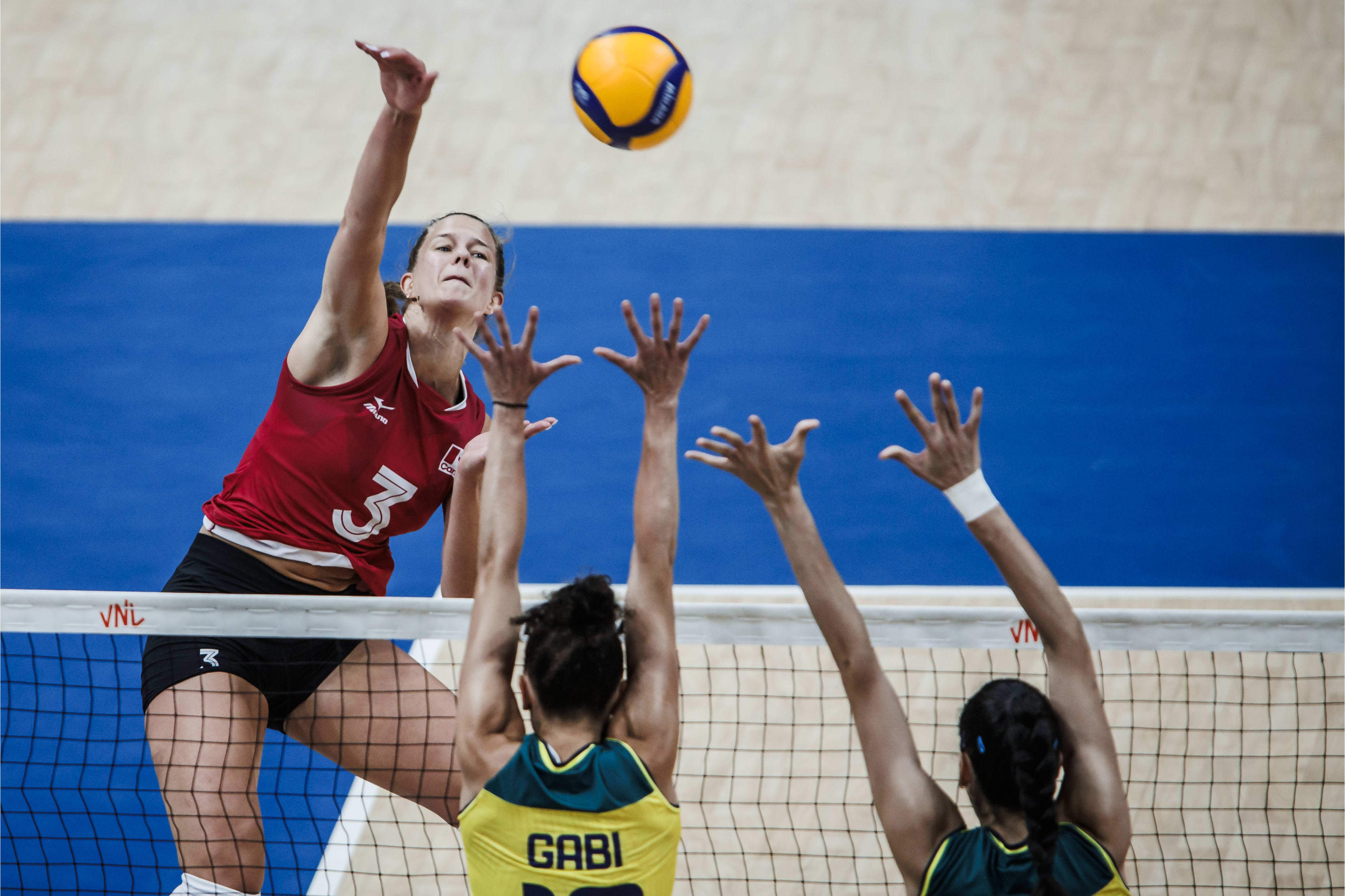 巴西甲组联赛_知己知彼!世界女排联赛巴西站巴西甲组联赛,东道主巴西3:1加拿大取得开门红