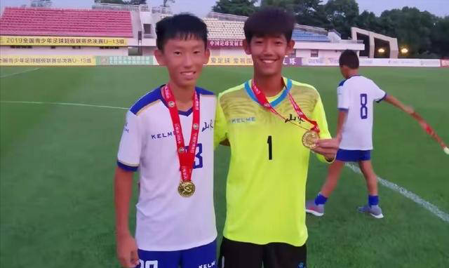 贝尔格莱德红星足球_中国前锋张羽桐助力贝尔格莱德红星U18夺冠贝尔格莱德红星足球,攻入5球