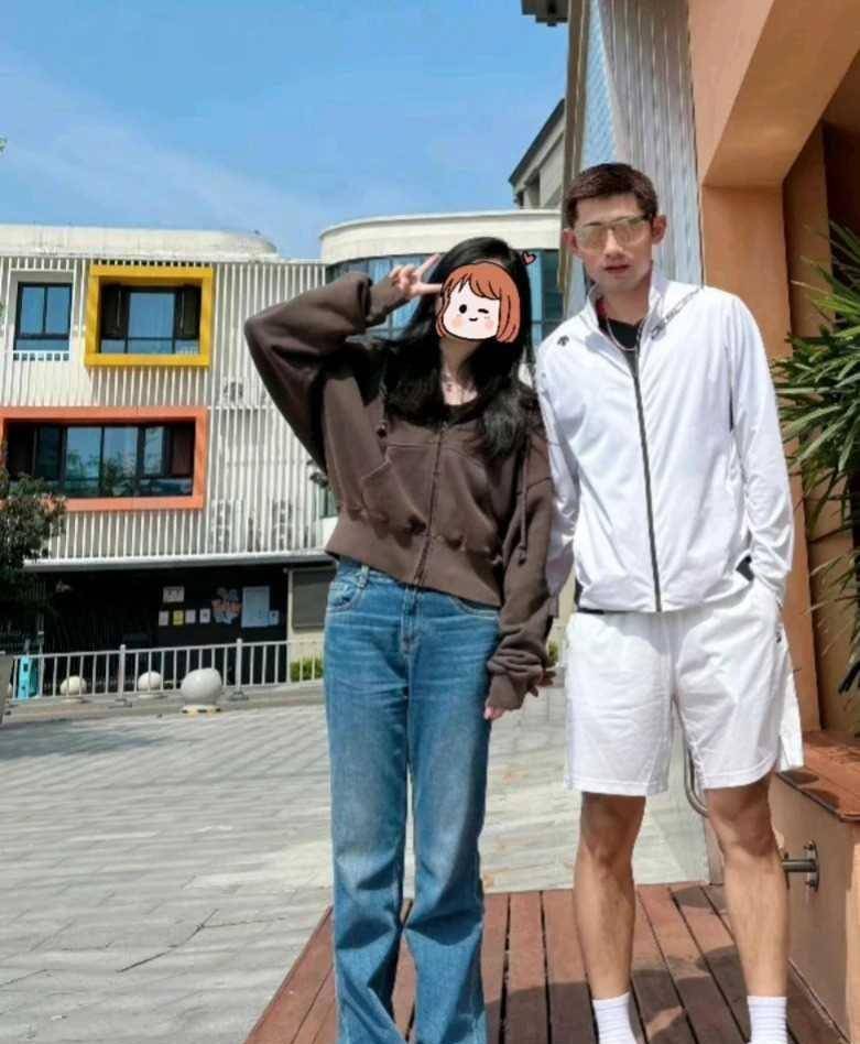 皇冠信用网登2_张继科再登热搜!4月2日突发新动态皇冠信用网登2,引发网友热议!