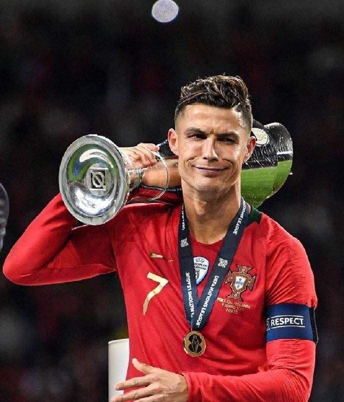 欧洲杯足球直播_中央5台直播足球时间表:今晚CCTV5直播两场欧洲杯比赛欧洲杯足球直播!附节目表