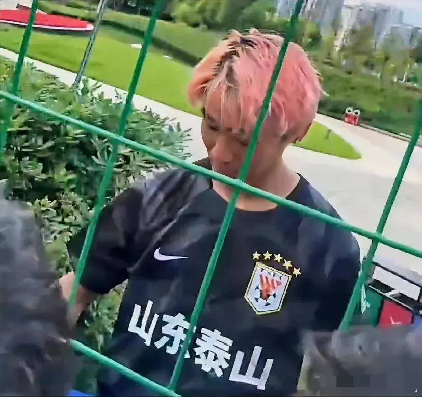 皇冠足球直播_中央5台直播足球时间表:今晚CCTV5不直播中国女足半决赛 直播中超