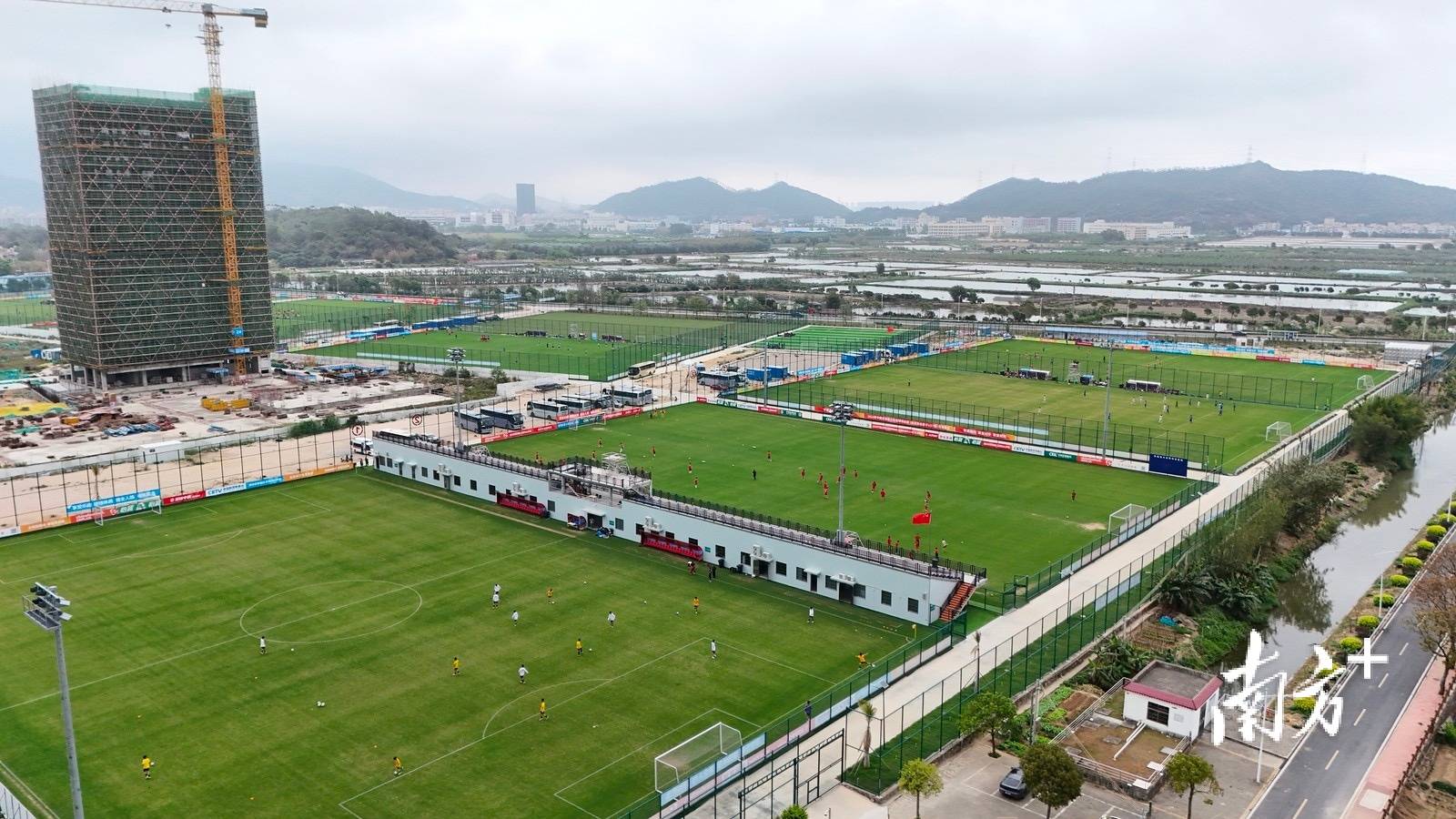 皇冠足球平台_聚力足球未来皇冠足球平台,珠海共筑区域赛事新平台