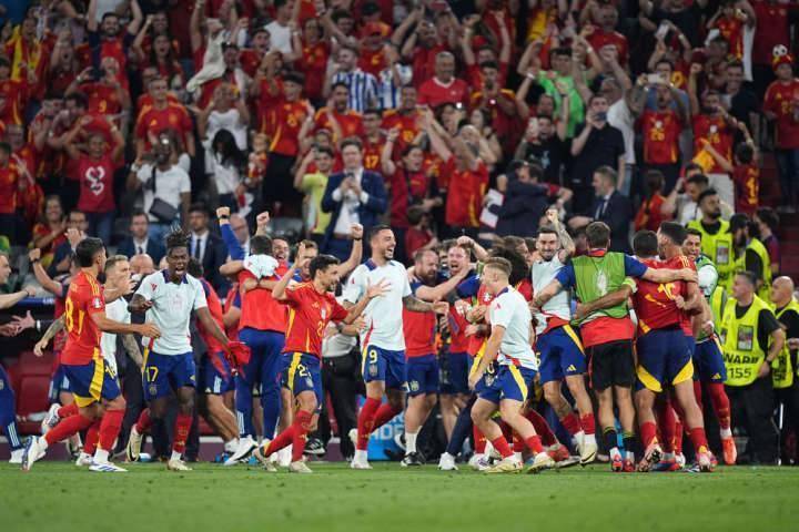 歐洲杯決賽_欧洲杯决赛在即歐洲杯決賽!足球能否“回家”?