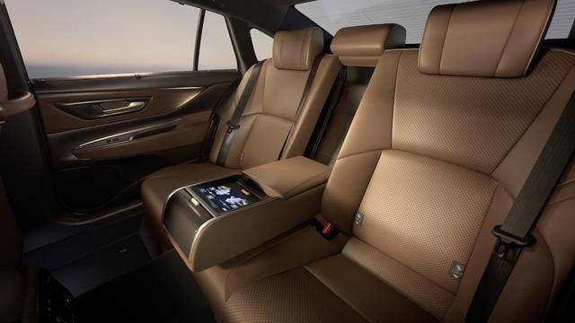 皇冠官方_官方指导价29.9万起皇冠官方!原装进口全新皇冠耀世而来