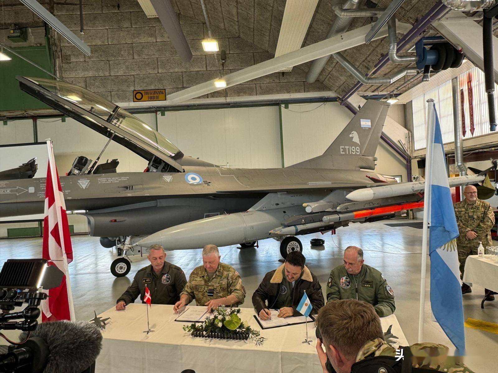 乌克兰-阿根廷_阿根廷计划援乌“超军旗”乌克兰-阿根廷,弹射座椅都没有,乌克兰会嫌弃吗?