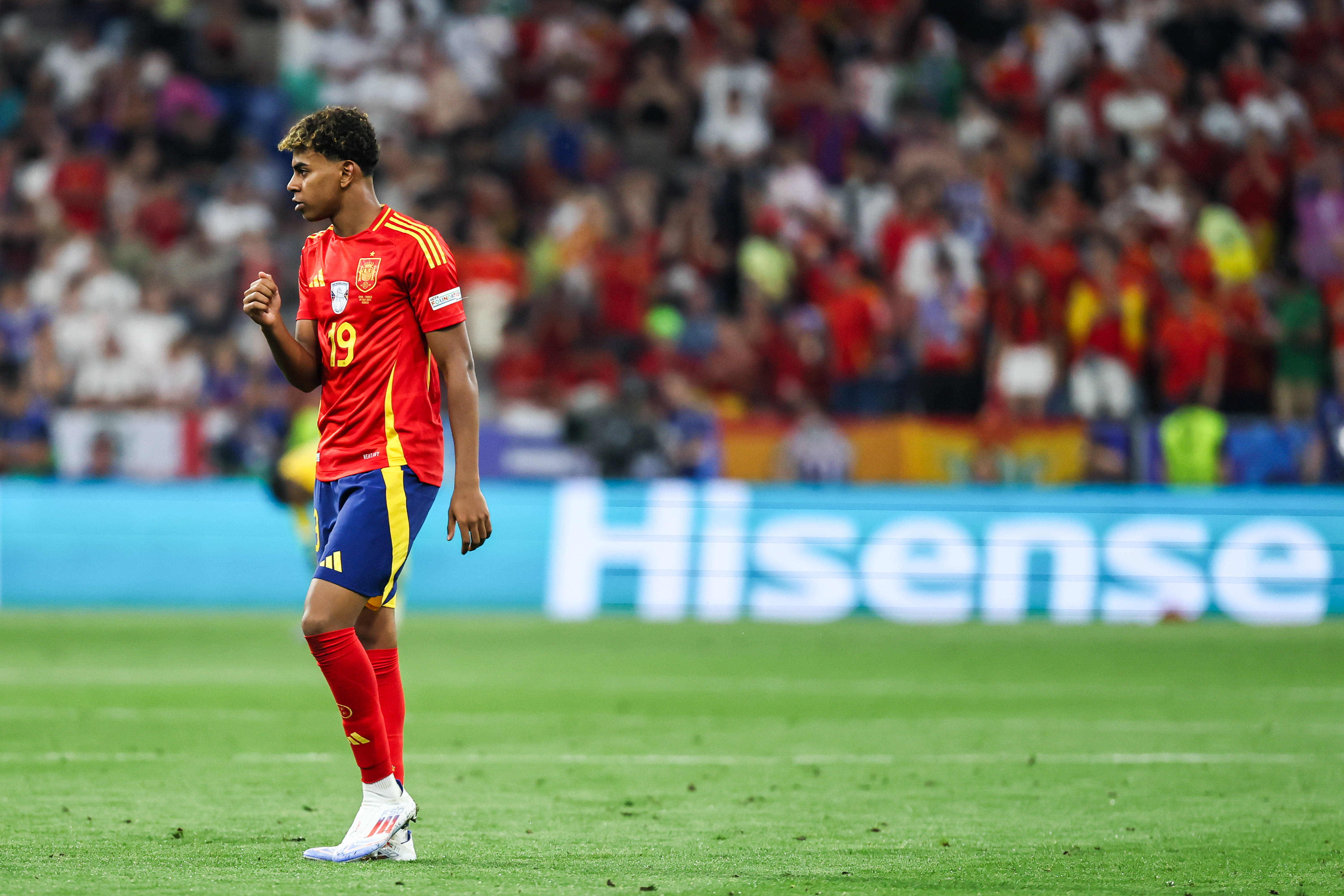 欧洲杯足球平台_功利足球VS美丽足球欧洲杯足球平台,欧洲杯还好看吗?