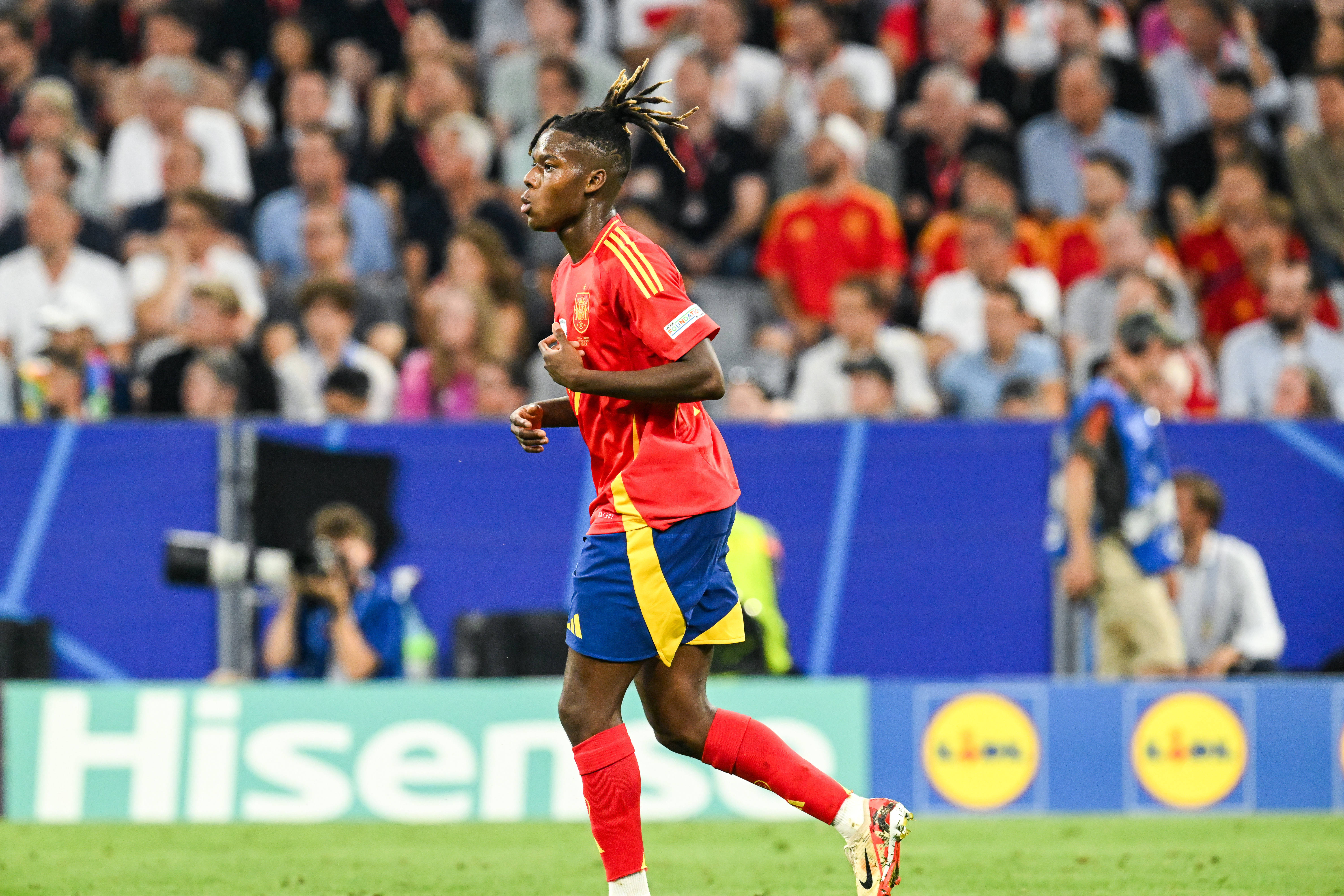 欧洲杯足球平台_功利足球VS美丽足球欧洲杯足球平台,欧洲杯还好看吗?