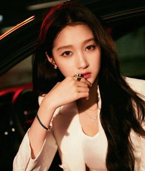 皇冠信用网可以占几成_关晓彤考编成功皇冠信用网可以占几成,明星也来争“铁饭碗”!普通人考过率占几成?