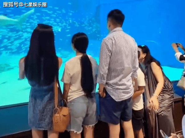 法甲在哪里看直播_马筱梅让汪小菲情绪稳定法甲在哪里看直播,看完张颖颖的直播,才明白她输在哪里