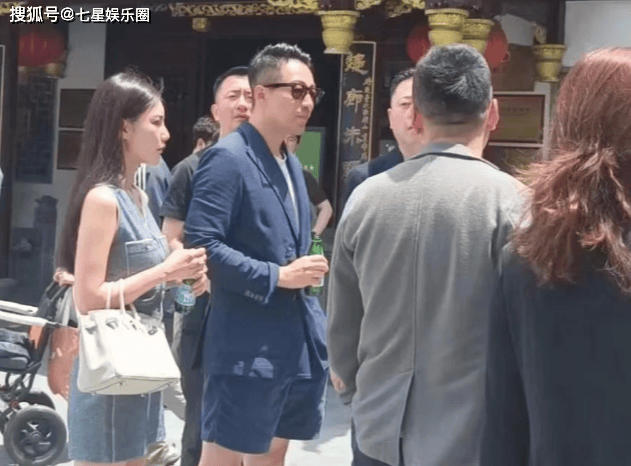 法甲在哪里看直播_马筱梅让汪小菲情绪稳定法甲在哪里看直播,看完张颖颖的直播,才明白她输在哪里