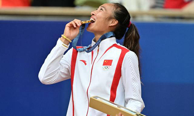 皇冠登1登2登3出租_郑钦文夺冠引担忧皇冠登1登2登3出租,生病登热搜第1