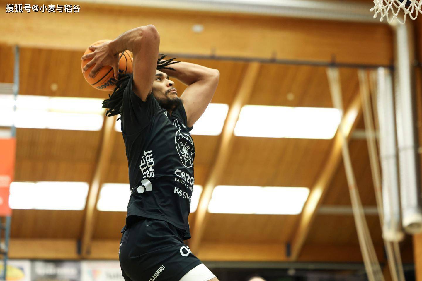 芬兰超级联赛_芬兰联赛超级球星将代表独行侠出战夏季联赛芬兰超级联赛,他会成为黑马吗?