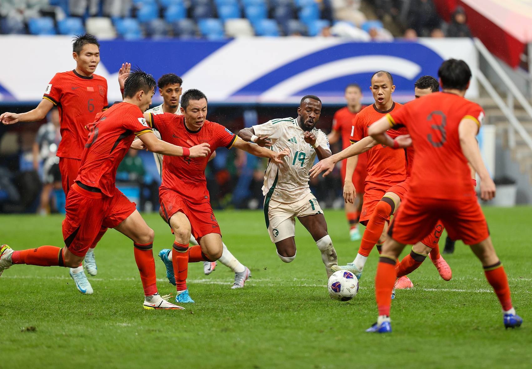 皇冠信用网登1_早报:胜利1-1吉达国民;多特4-2海登海姆暂登榜首