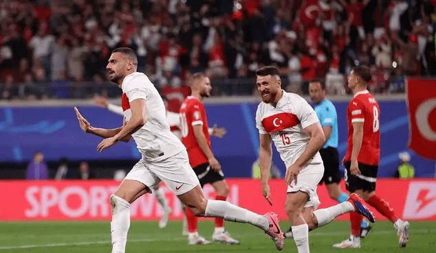 皇冠信用网登1_土耳其1-2逆转奥地利 防守出色登八强 为国家骄傲闪耀