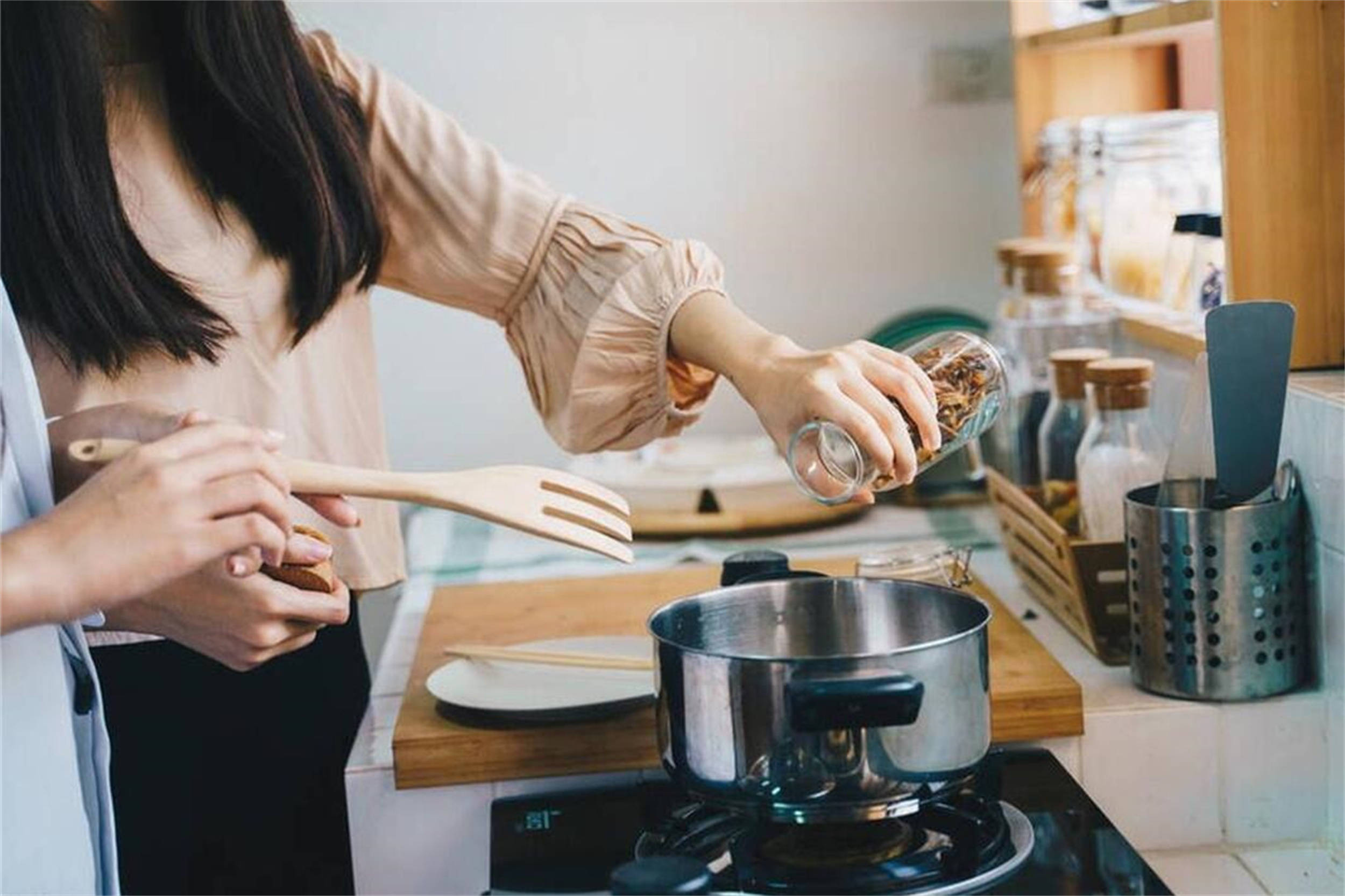 皇冠信用盘登1,登2,登3出租_九九重阳节皇冠信用盘登1,登2,登3出租,别忘“1登2吃3敬4忌”,遵循老传统,祝老人健康平安