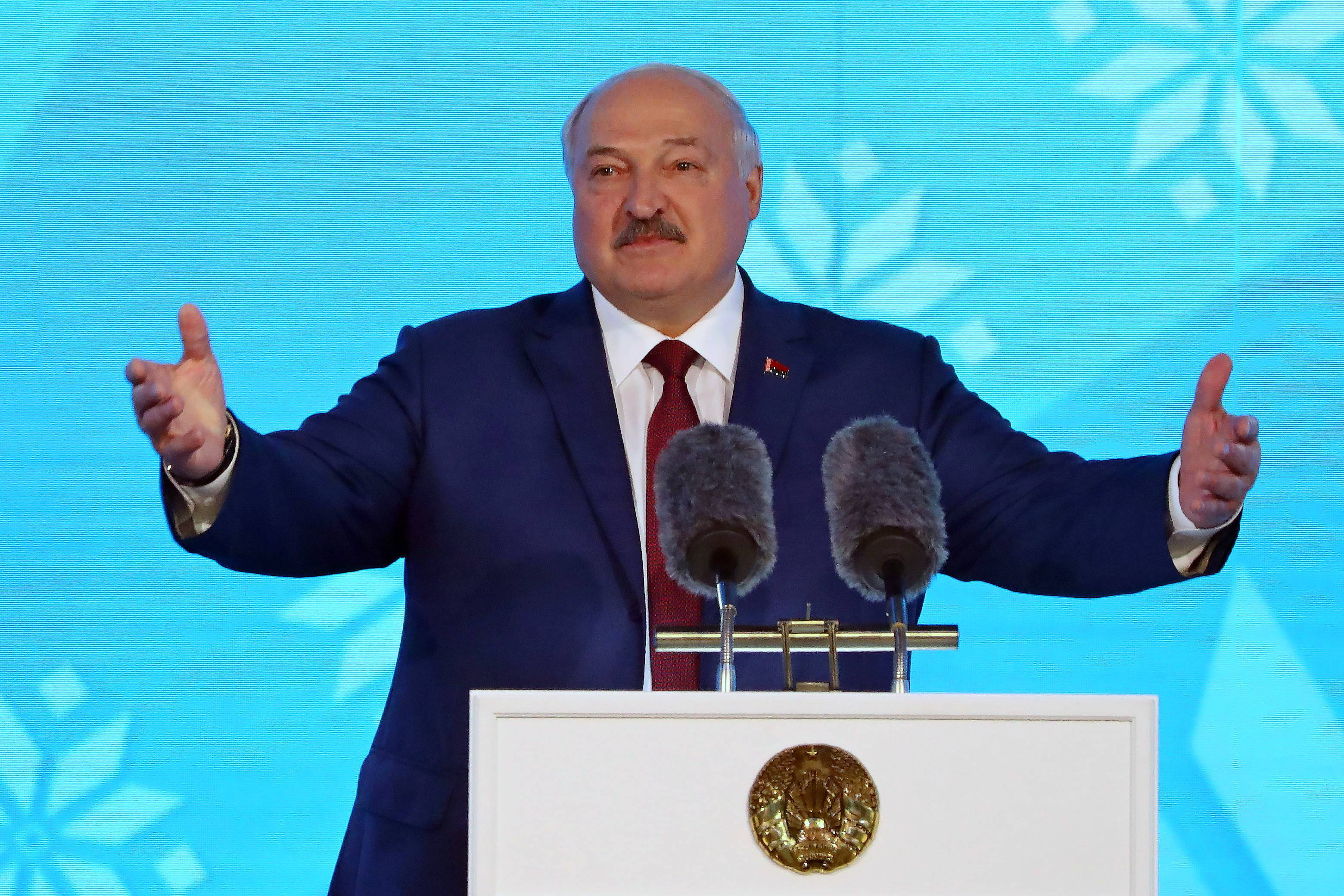 皇冠信用会员账号注册_卢卡申科:为自己30多年前预见到中国发展前景而自豪