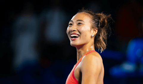 皇冠信用网在线申请_祝贺皇冠信用网在线申请!郑钦文晋级东京站女单四强