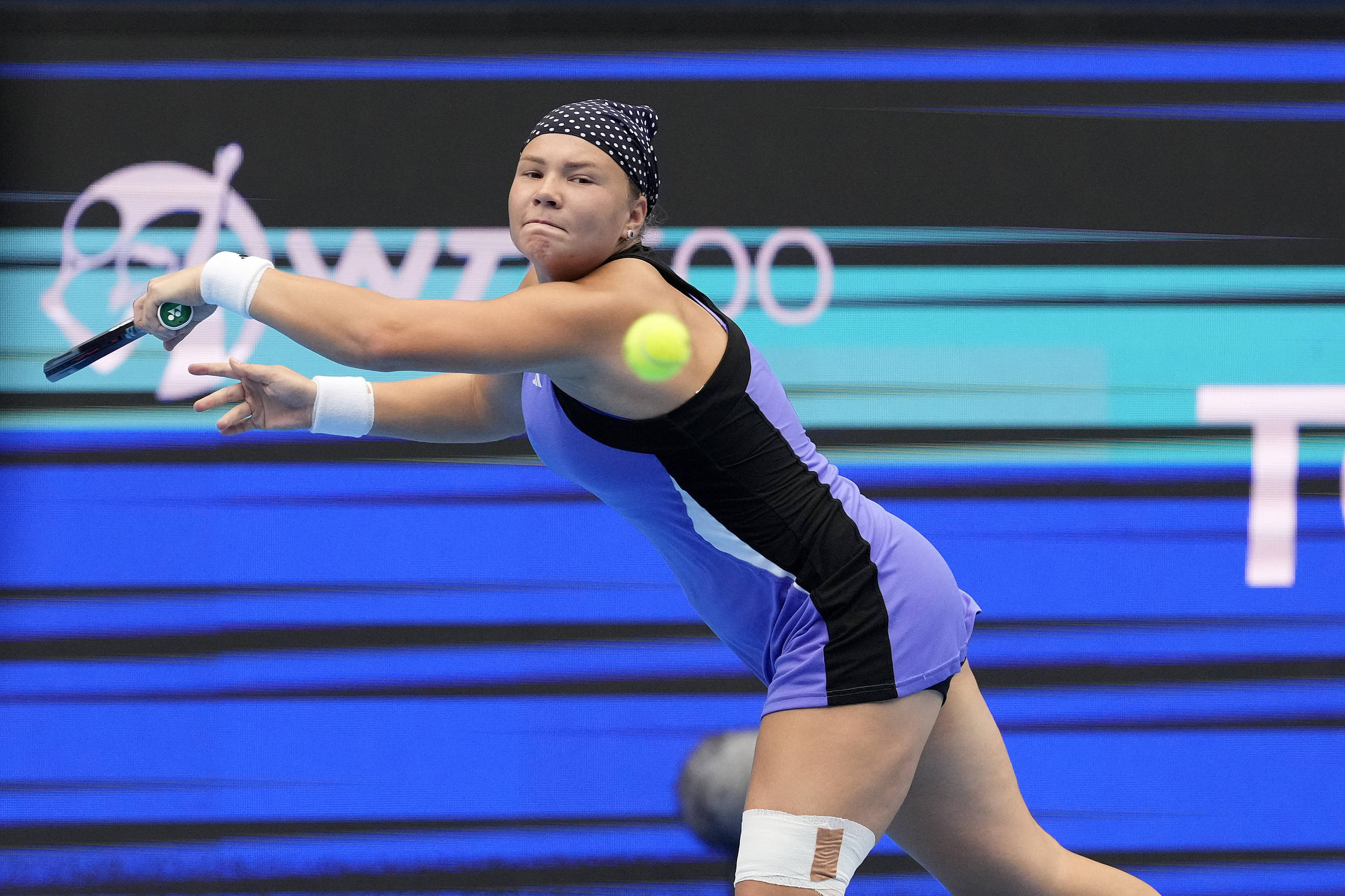 皇冠信用登3代理_郑钦文击败施耐德皇冠信用登3代理,第二次闯进WTA500东京站女单决赛