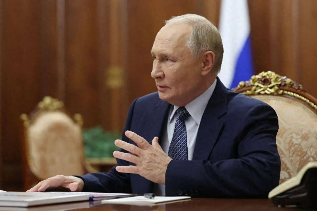 皇冠信用網出租足球_“逮捕普京”响彻!上百国接到通缉令皇冠信用網出租足球,普京毫无退路?我防长交底