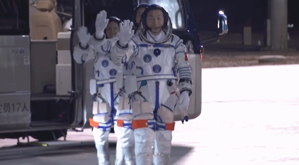 皇冠信用網正网_“90后”初上太空皇冠信用網正网!见证高燃瞬间 神舟十九号发射精华浓缩版→