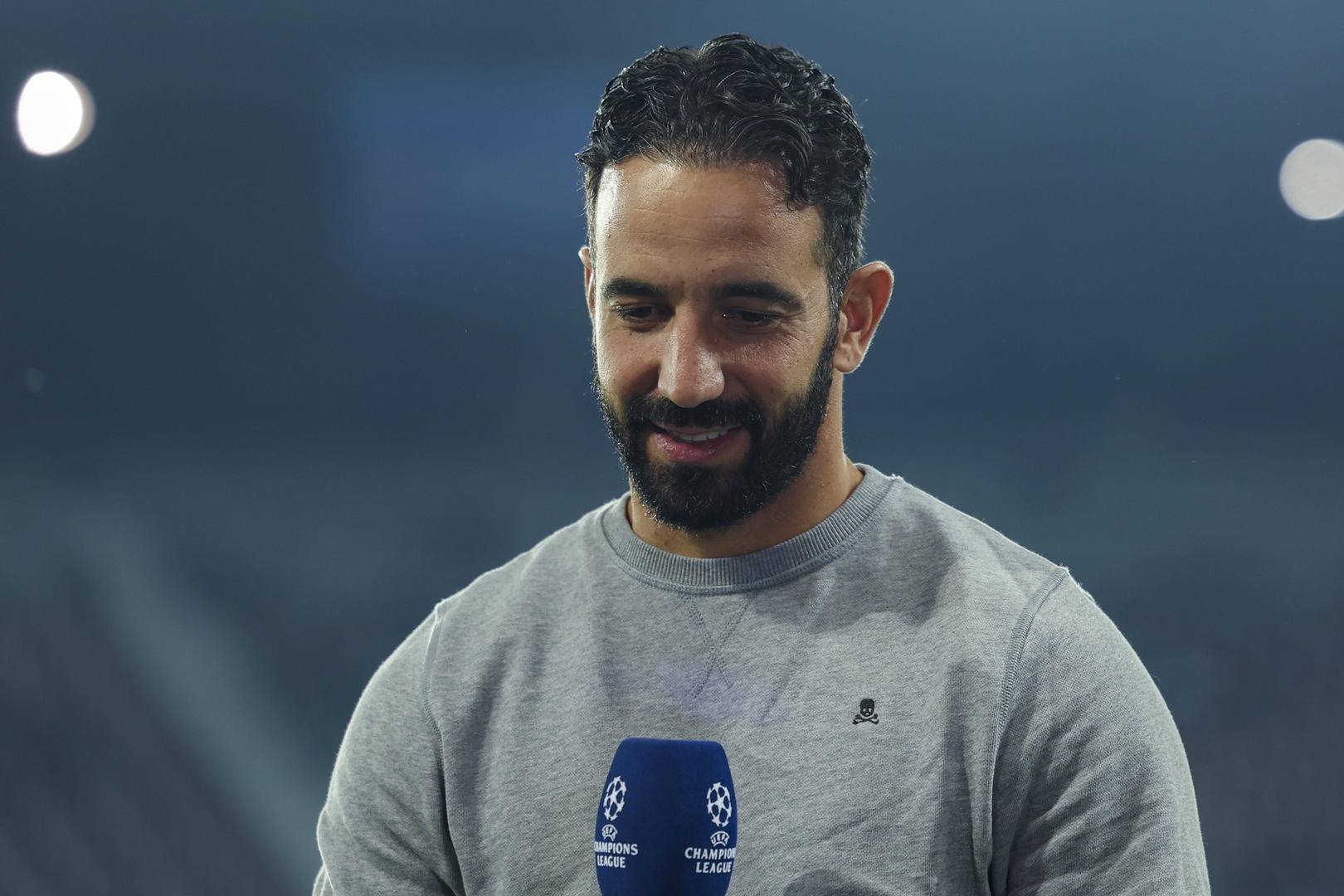 皇冠信用网结算日_阿莫林学滕哈赫“带货”皇冠信用网结算日?外媒:曼联要准备近2亿欧元溢价买人