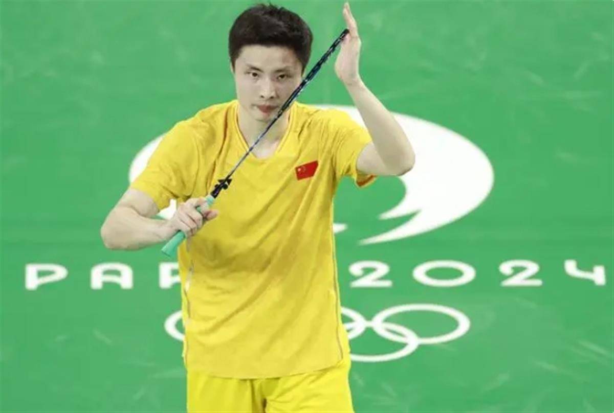 皇冠信用开户_羽毛球世界第一石宇奇比赛中突发意外皇冠信用开户,被担架抬走后留院观察,此前曾遭遇严重伤病