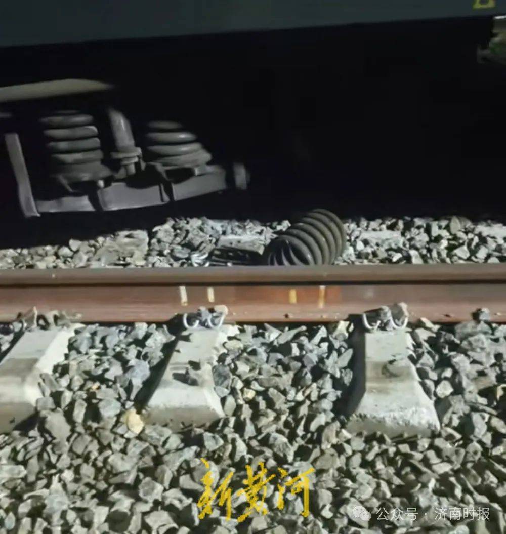 皇冠信用网开户_黑龙江一列车行驶中脱轨皇冠信用网开户,当地应急部门:已在现场处置