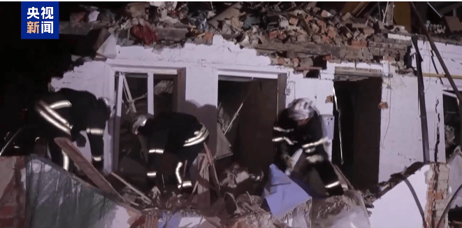 皇冠皇冠信用代理_乌克兰第二大城市中心警察局遭袭皇冠皇冠信用代理!俄军密集打击乌军多个重要目标;俄罗斯多家银行遭网络攻击