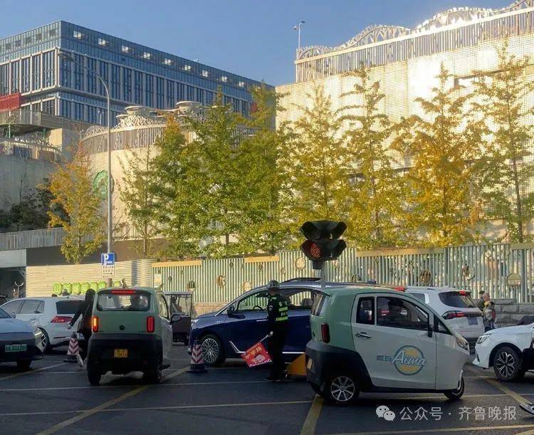 皇冠信用网押金多少_济南部分学校门口开始摸排皇冠信用网押金多少!“15分钟经过了30辆”