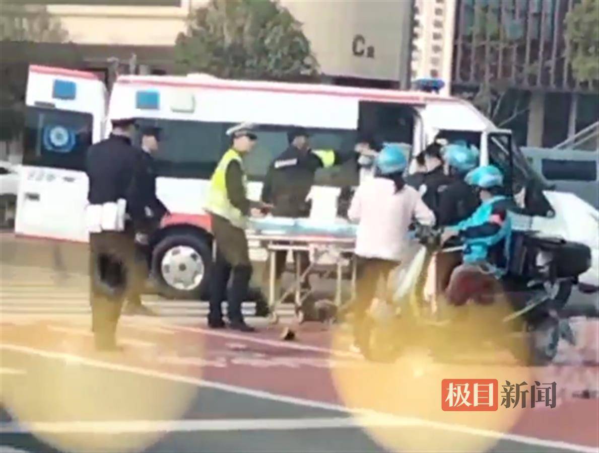 皇冠信用盘押金多少_长沙一车辆连撞十多名行人?警方:共造成4人受伤皇冠信用盘押金多少,均在接受治疗