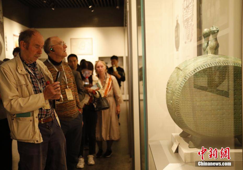 皇冠信用平台出租出售_河南郑州:13国逾40位外籍古典学专家学者开启“商都”之旅