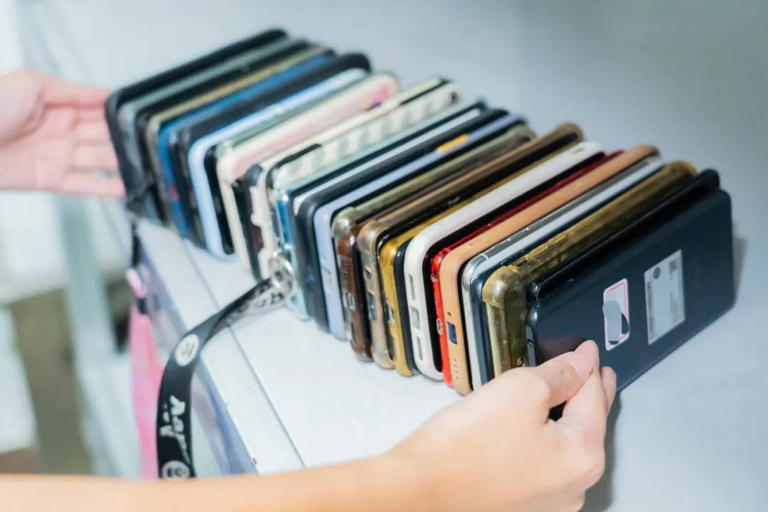 皇冠足球管理平台出租_6天捡1000张身份证皇冠足球管理平台出租!高铁站工作人员回应