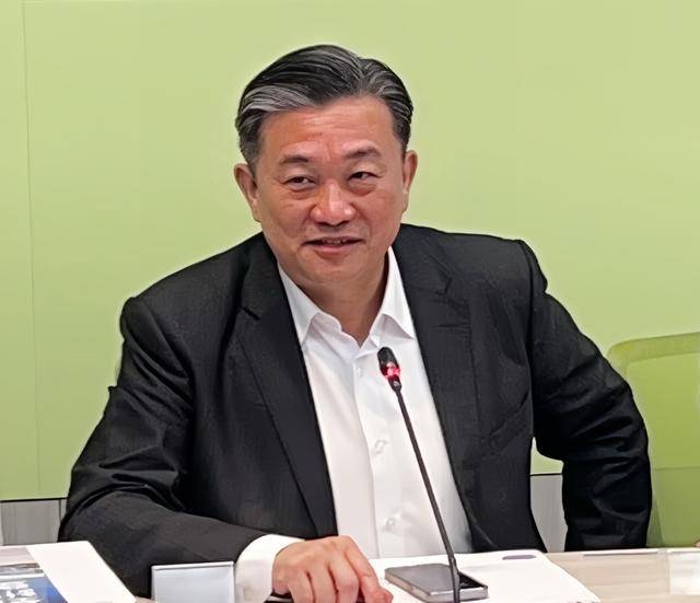 皇冠信用网会员开户_王定宇称《光辉岁月》《海阔天空》在大陆不能唱皇冠信用网会员开户,台网友轰:造谣一张嘴