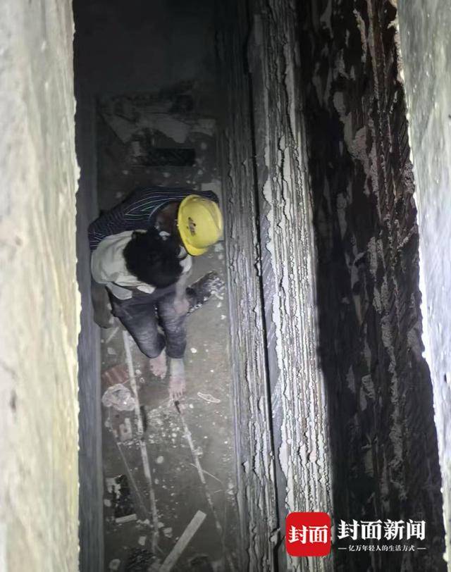 皇冠信用网哪里申请_女子失联12天通风井下获救皇冠信用网哪里申请,丈夫耳语“千万别睡,儿子还在找你”|封面头条