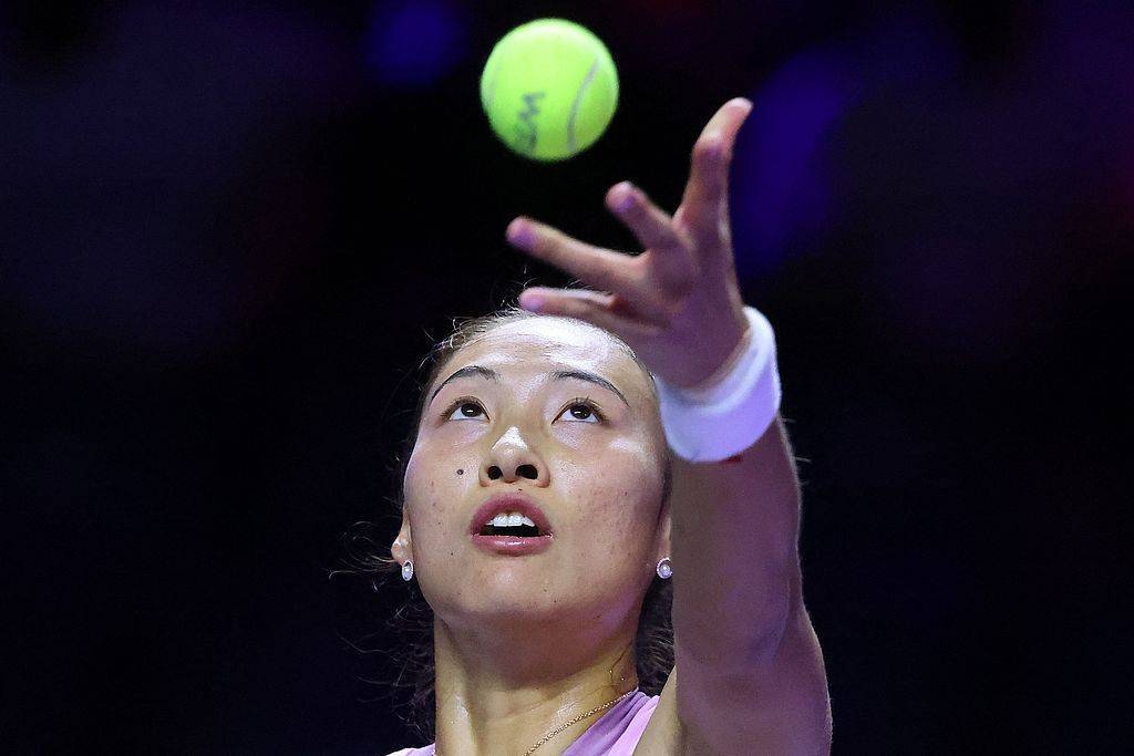 皇冠信用网哪里申请_三盘鏖战击败莱巴金娜皇冠信用网哪里申请!郑钦文迎来职业生涯年终总决赛首胜