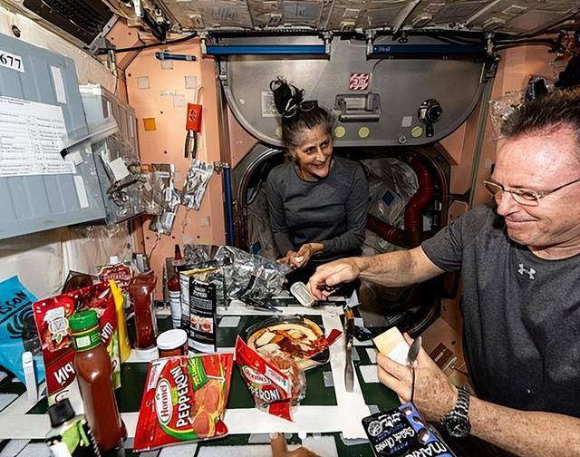 皇冠信用網开户_被困太空女宇航员消瘦引发担忧皇冠信用網开户,NASA坚称她健康