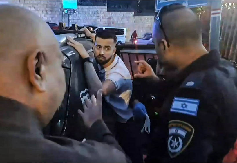 皇冠登3管理出租_以色列扣押两名法国宪兵皇冠登3管理出租,法国外长取消对耶路撒冷教堂的访问