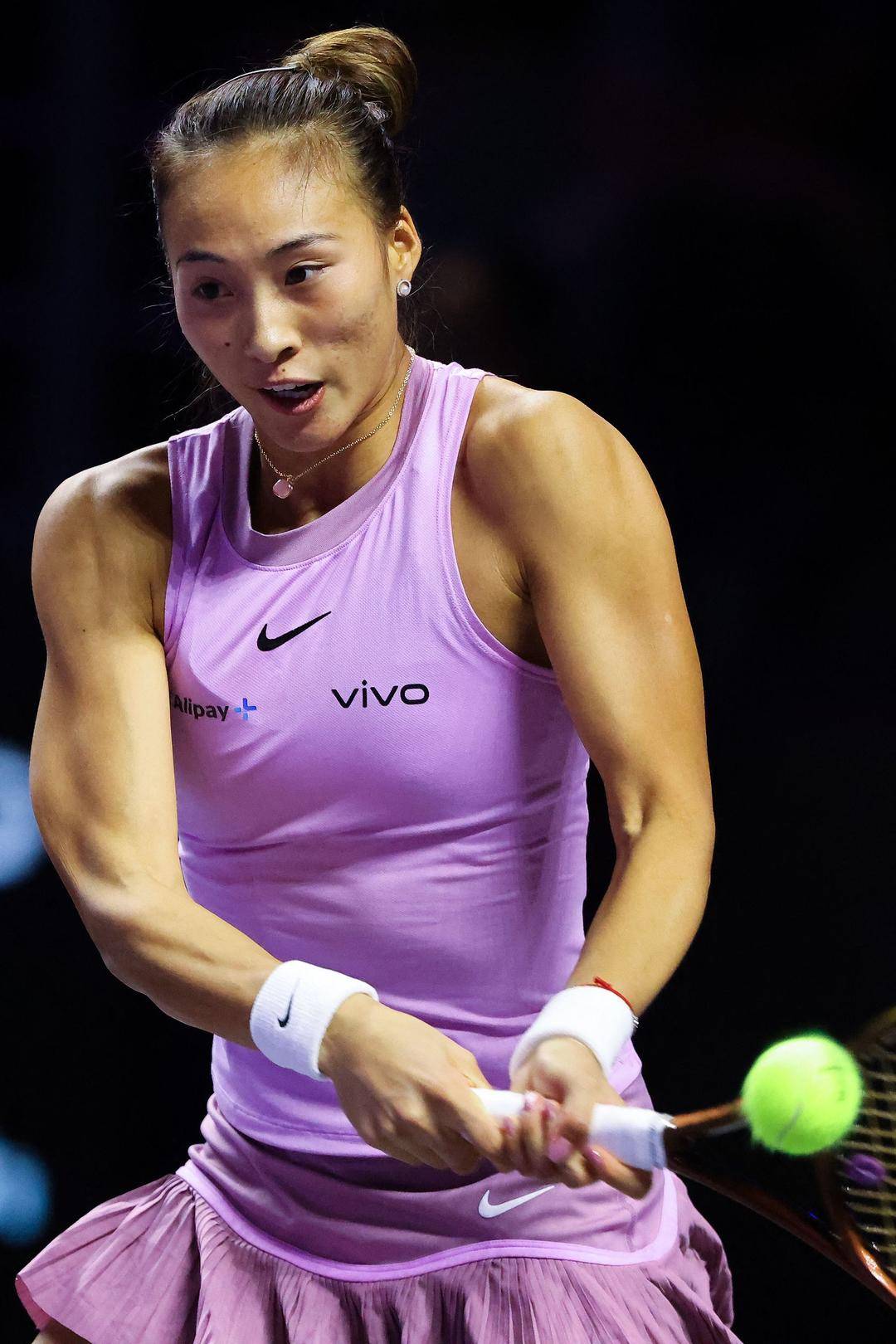 皇冠信用网开户_直落两盘闯入决赛!郑钦文冲击年终总决赛冠军皇冠信用网开户,即时世界排名升至第五